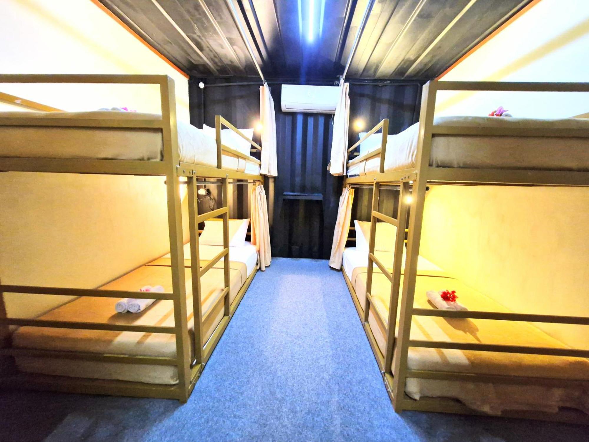 Karcof Container Hostel スンギギ エクステリア 写真