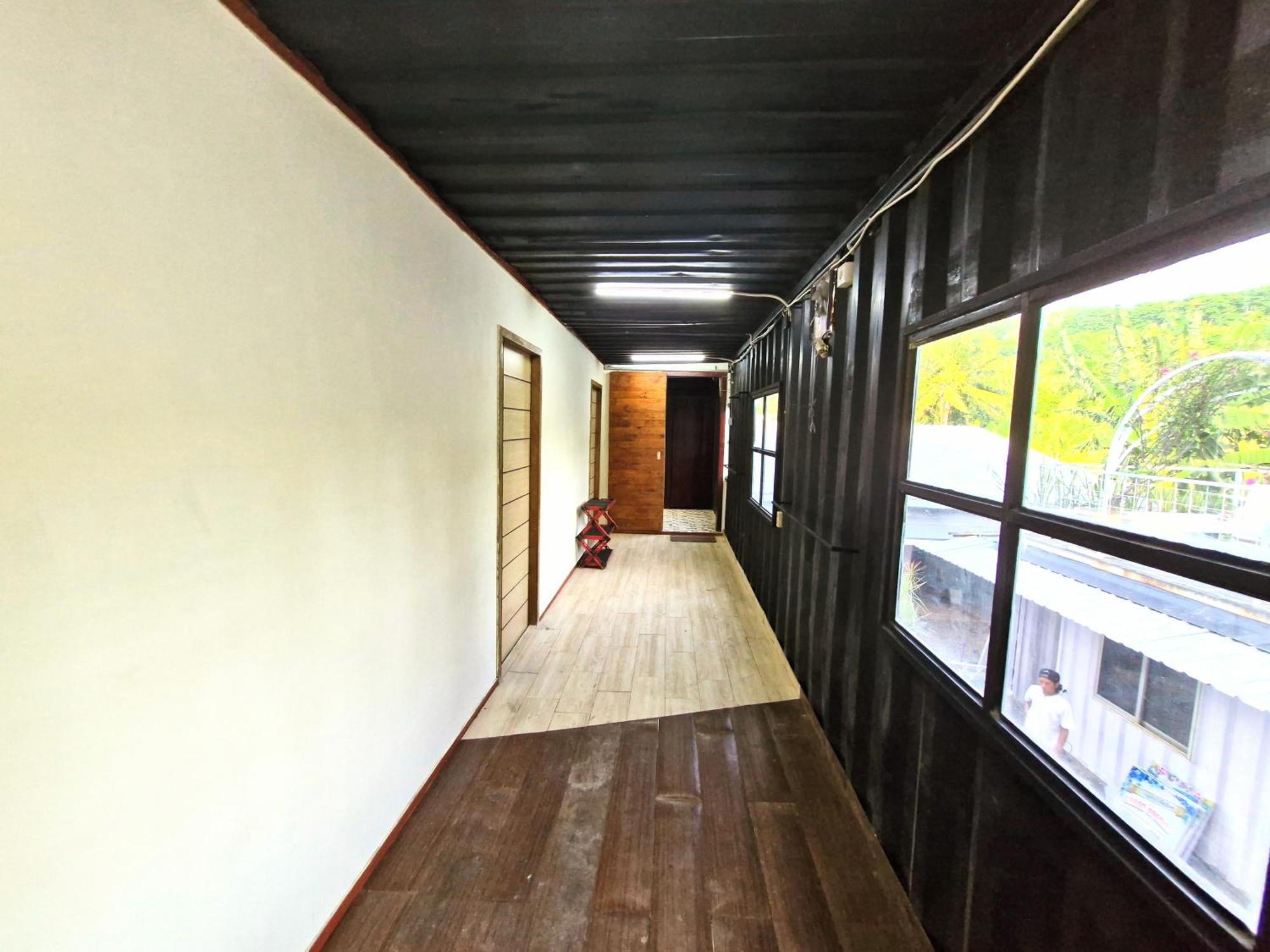 Karcof Container Hostel スンギギ エクステリア 写真